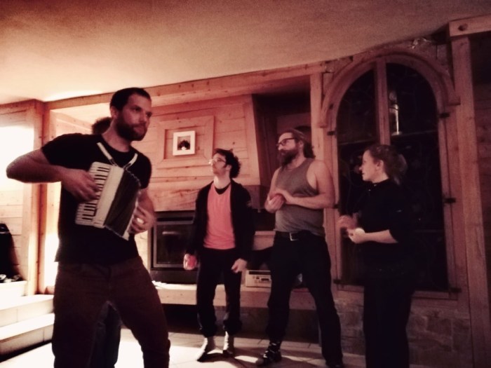 509B173E-9CC3-4D51-BA51-796F6A45982C_1_105_c